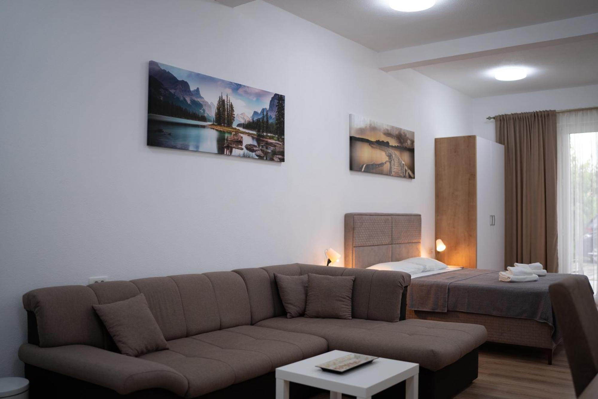 Dane Apartment Airport Podgorica Mitrovici  Экстерьер фото