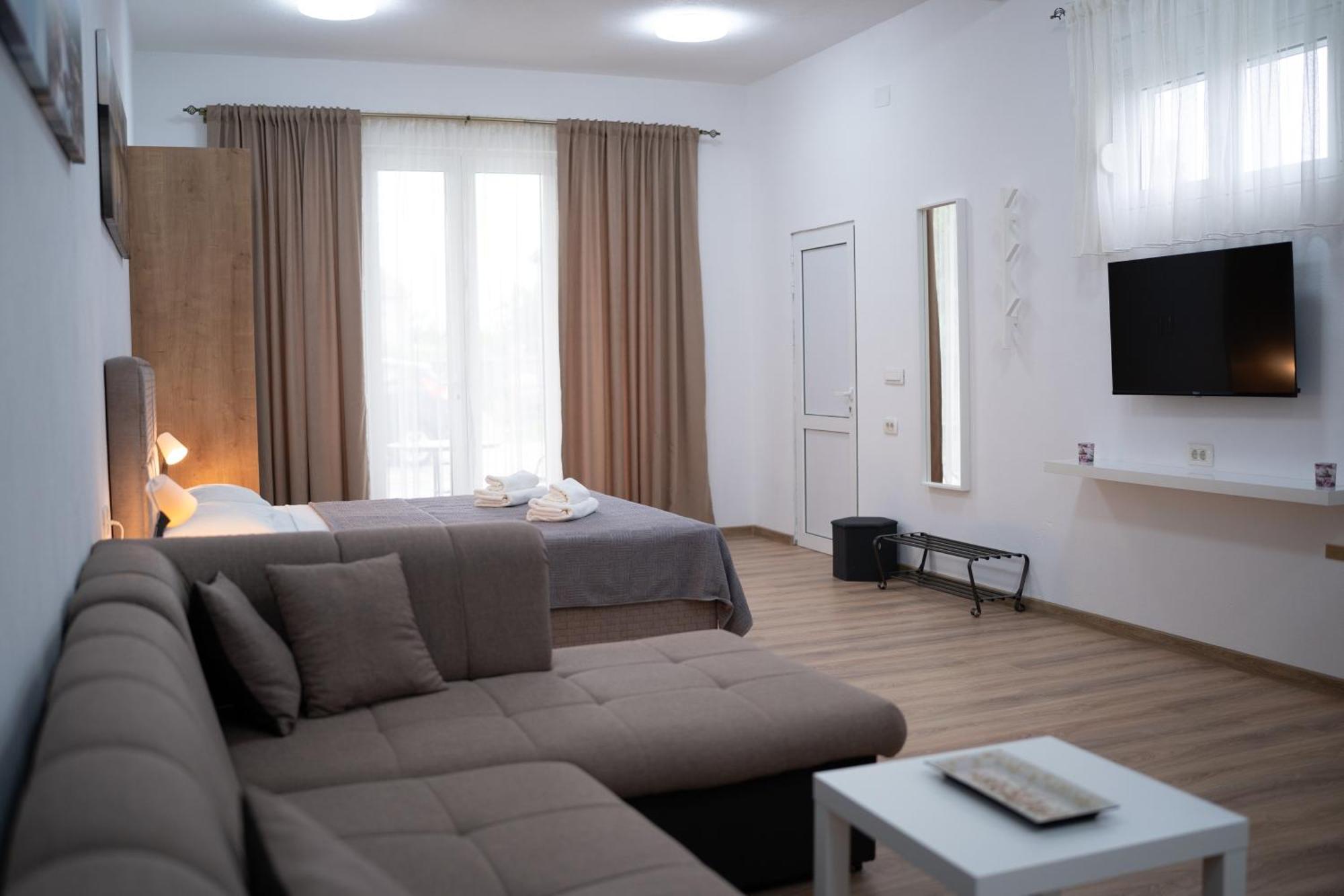 Dane Apartment Airport Podgorica Mitrovici  Экстерьер фото