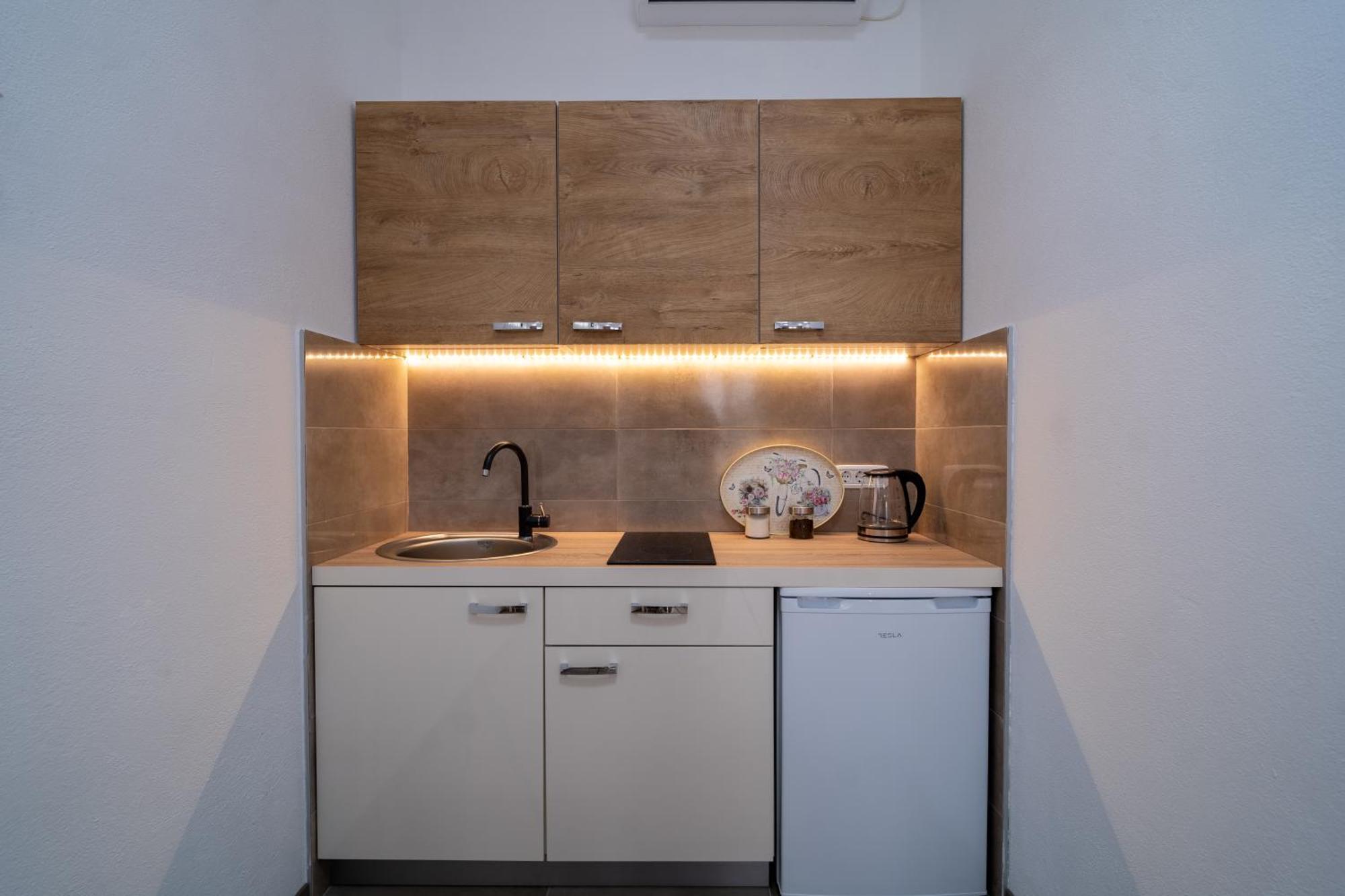 Dane Apartment Airport Podgorica Mitrovici  Экстерьер фото