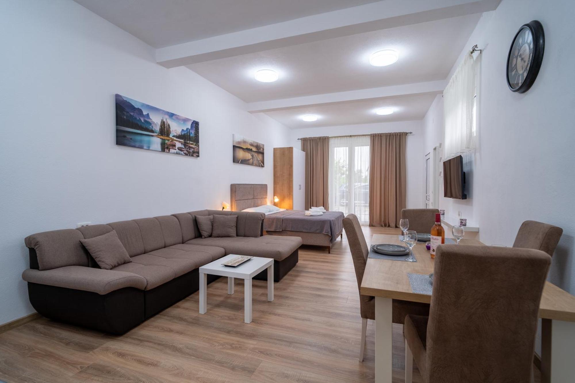Dane Apartment Airport Podgorica Mitrovici  Экстерьер фото