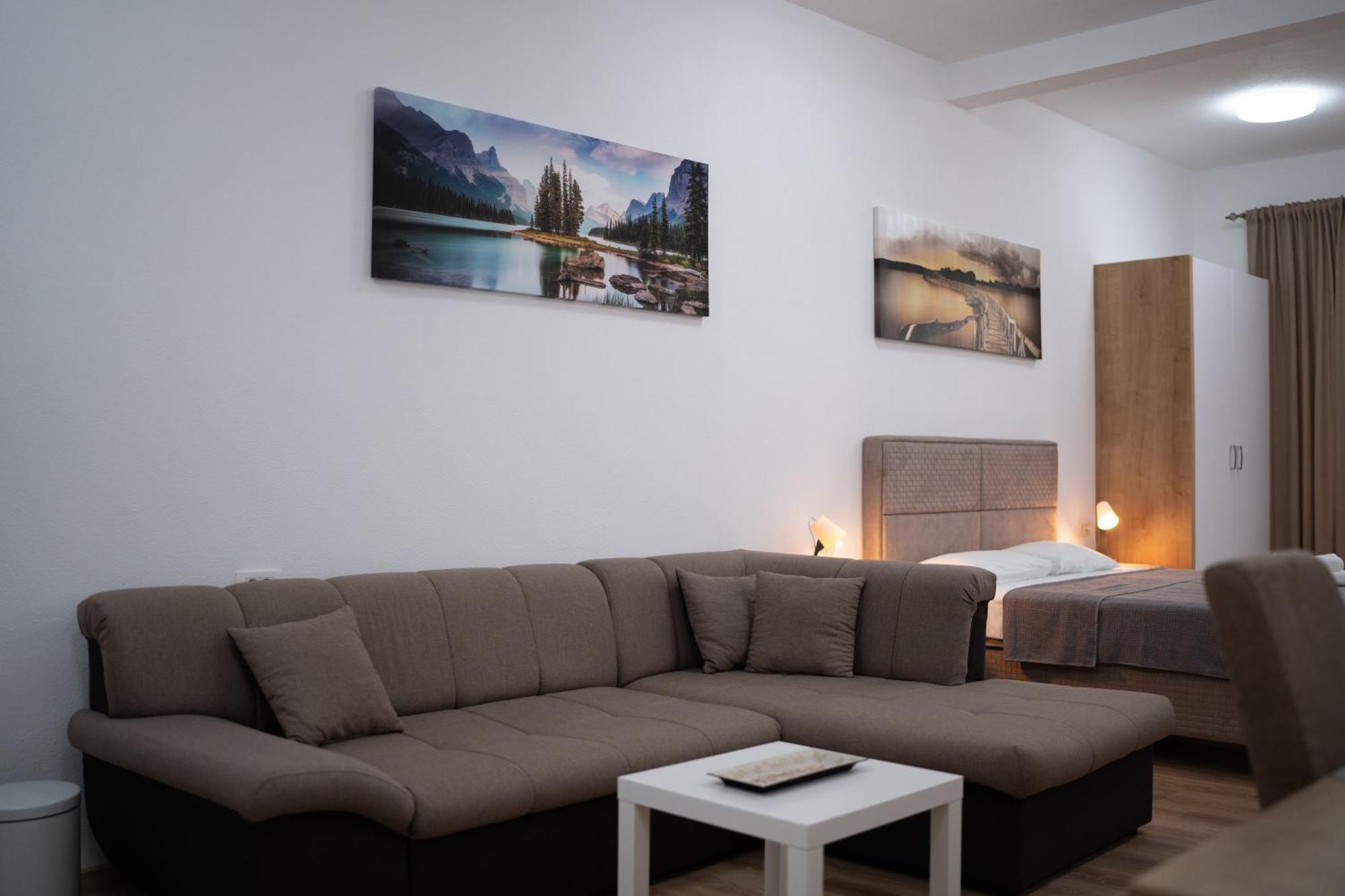Dane Apartment Airport Podgorica Mitrovici  Экстерьер фото