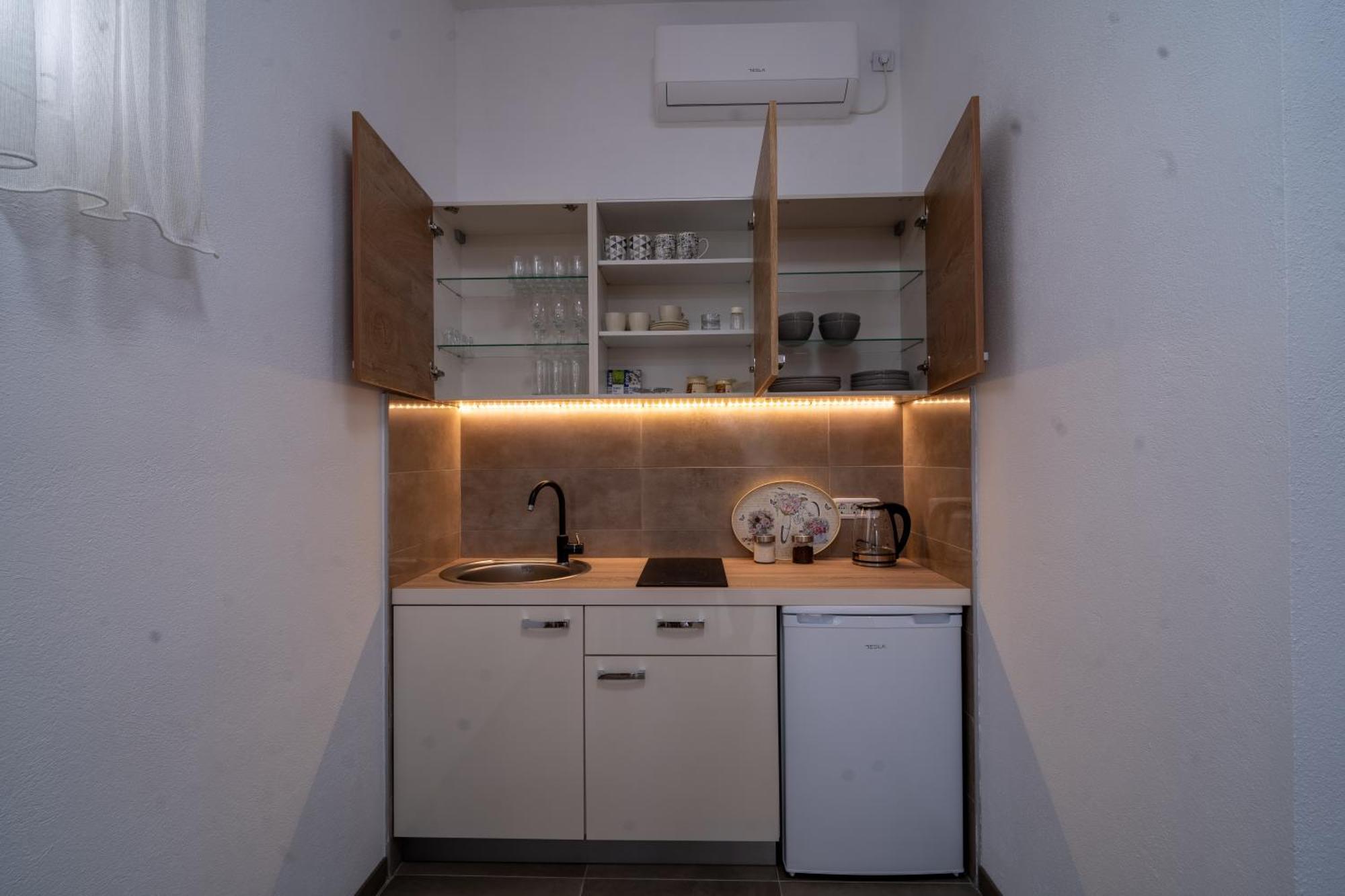 Dane Apartment Airport Podgorica Mitrovici  Экстерьер фото