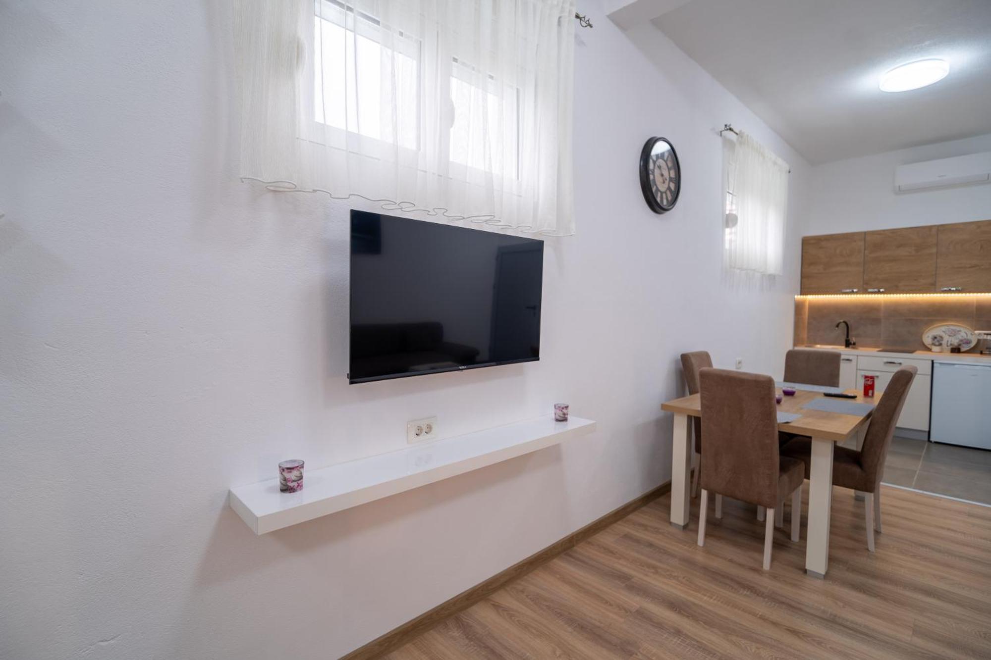 Dane Apartment Airport Podgorica Mitrovici  Экстерьер фото